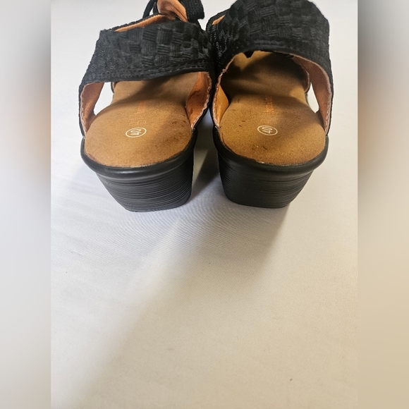 Bernie Mev- Woven Upper Adjustable Lace,Memory Foam Sandals Women's SZ 9 Black - Picture 5 of 7